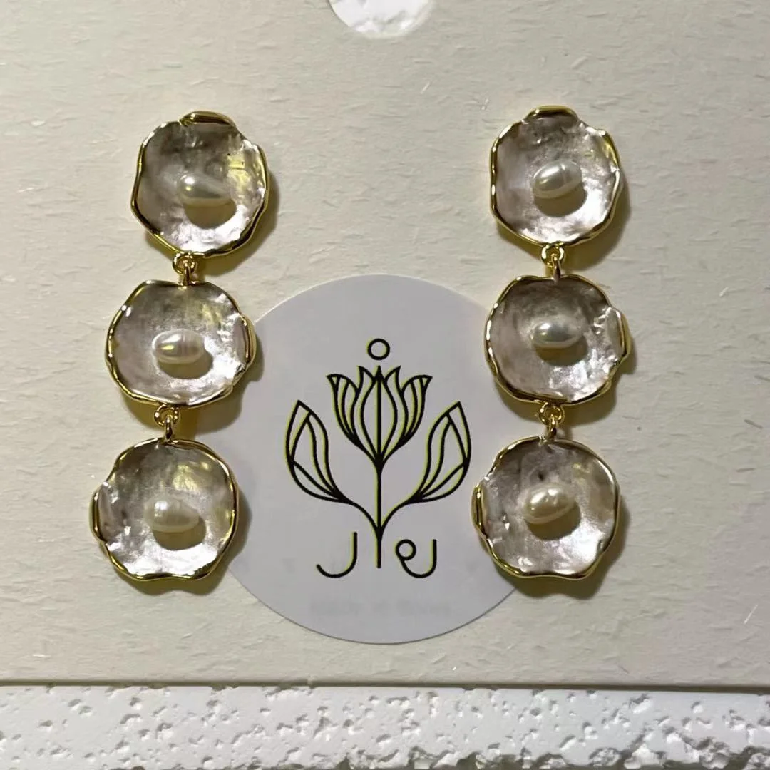 Shell Design Freshwater Pearls Drop Earrings