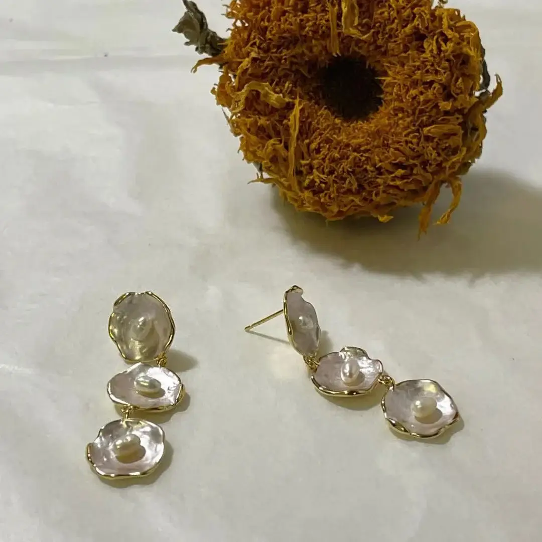 Shell Design Freshwater Pearls Drop Earrings