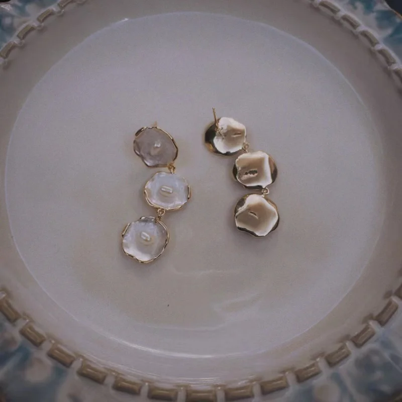 Shell Design Freshwater Pearls Drop Earrings