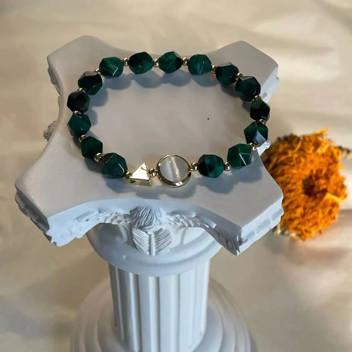 Green Tiger’s Eye Beaded Bracelet Image Green Tiger’s Eye Beaded Bracelet - Stylish Gemstone Jewelry