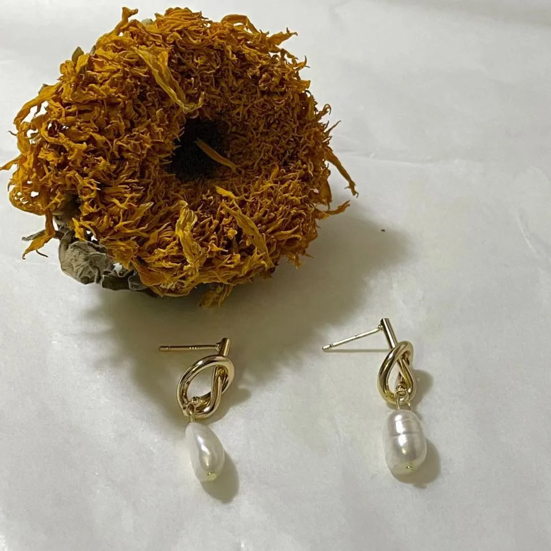 Classic Natural Freshwater Pearl Drop Earrings Image Classic Natural Freshwater Pearl Drop Earrings