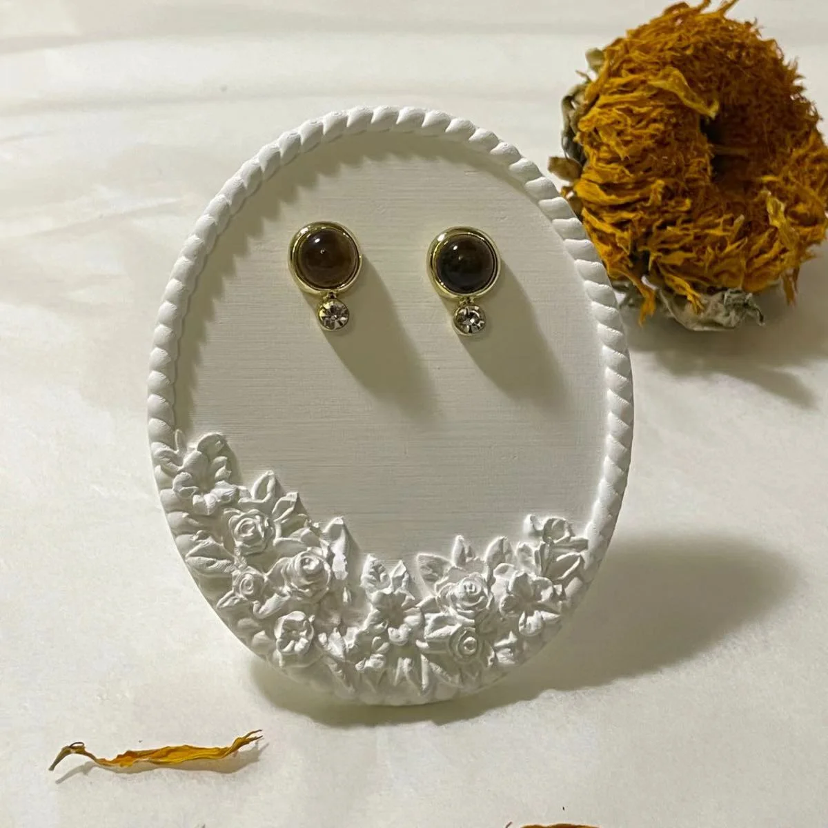 Classic Brown Tiger's Eye Stone Stud Earrings Image Classic Brown Tiger's Eye Stone Stud Earrings