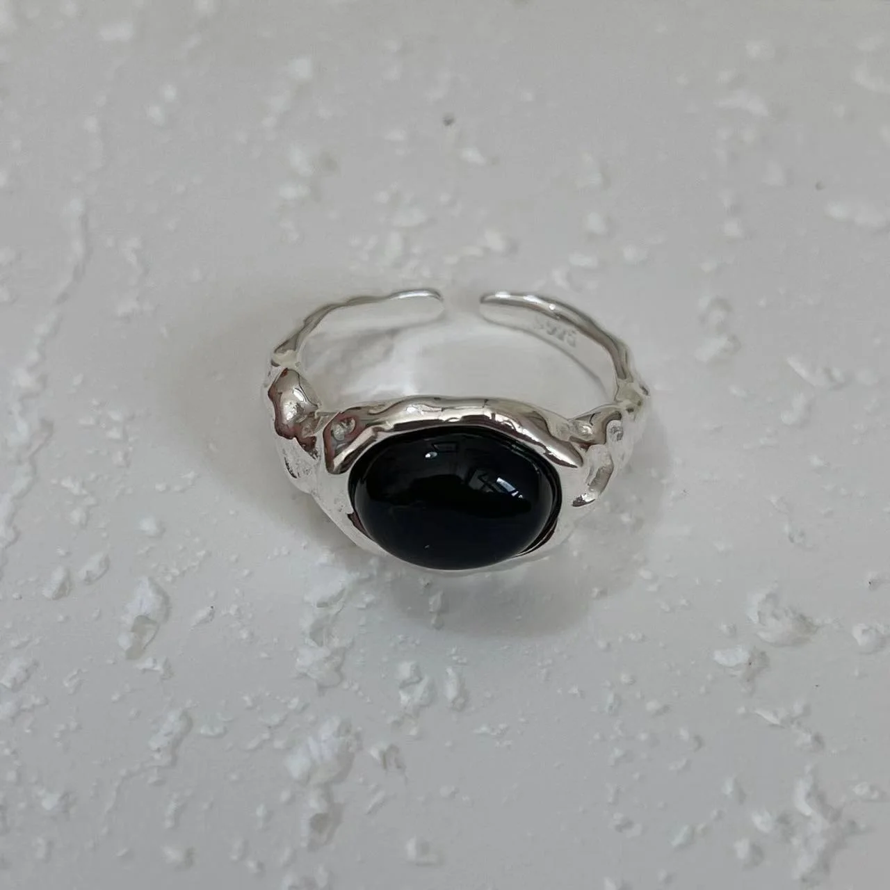 Varying images of 925 Sterling Silver Black Onyx Vintage Open Ring