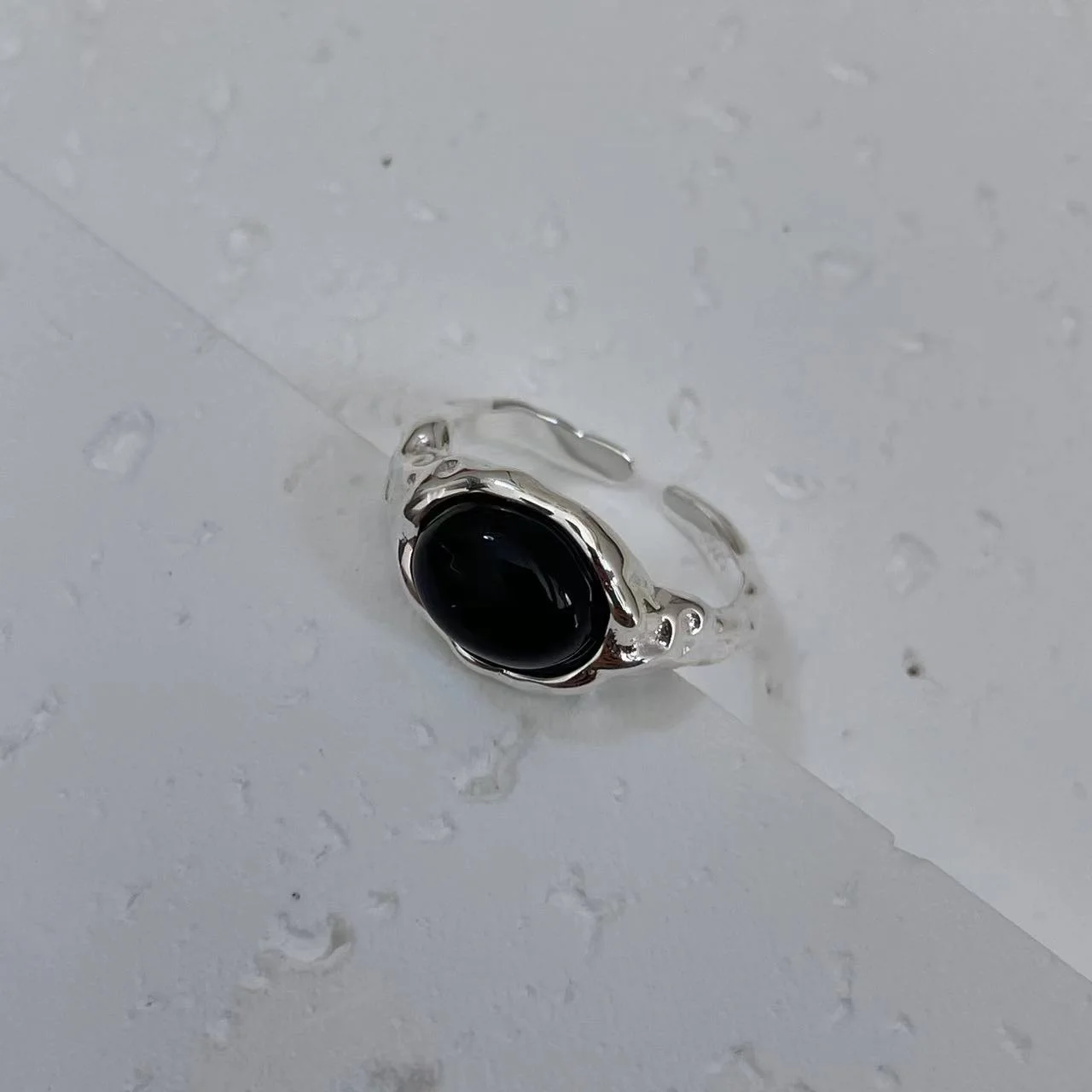 Varying images of 925 Sterling Silver Black Onyx Vintage Open Ring