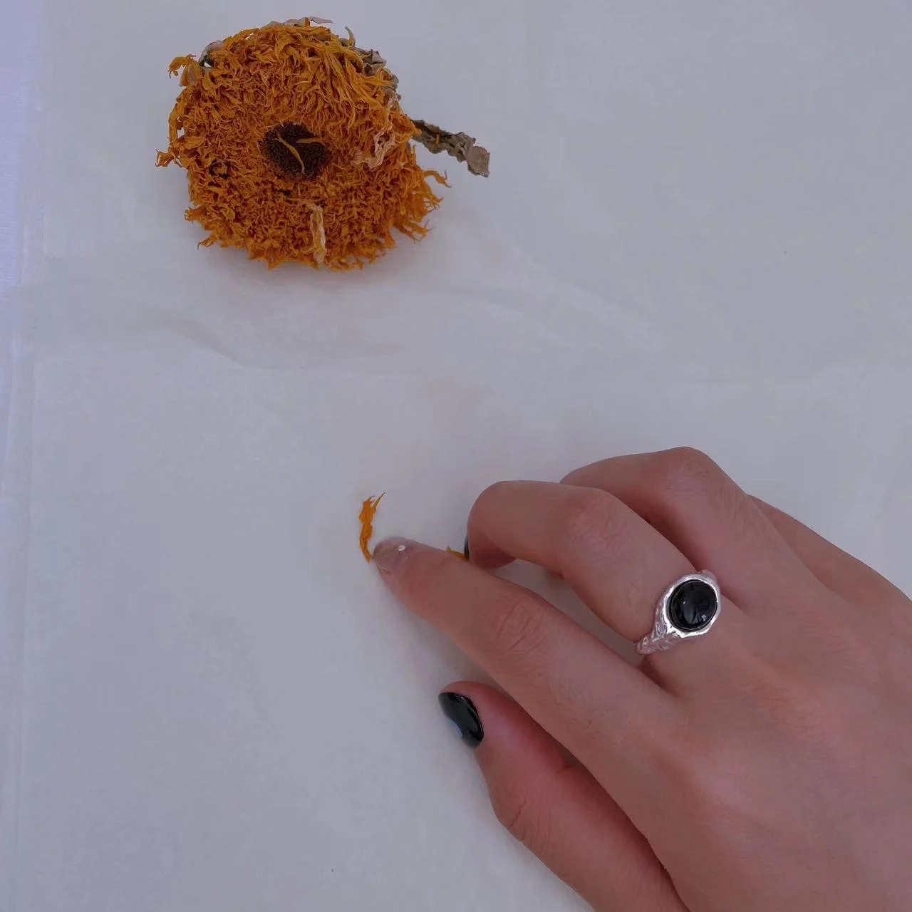 Varying images of 925 Sterling Silver Black Onyx Vintage Open Ring